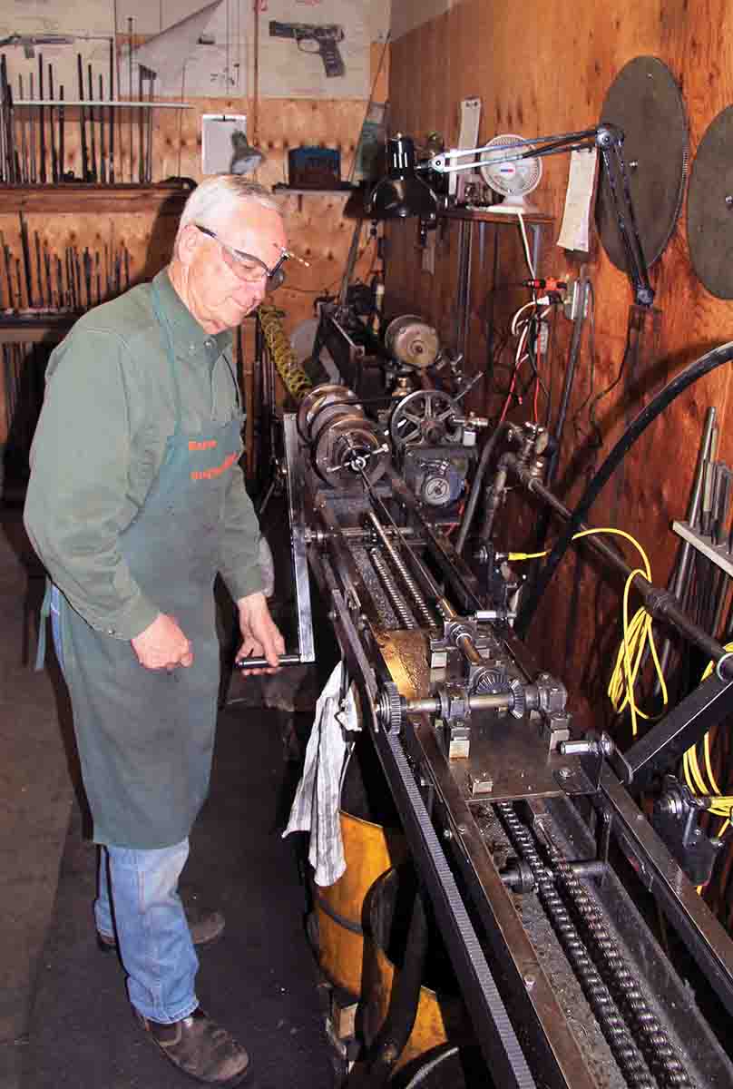 Wayne York still uses a barrel-making machine devised by Bob West – cofounder of the Trinidad Gunsmithing School – to create cut-rifle barrels for Oregunsmithing rifles.
